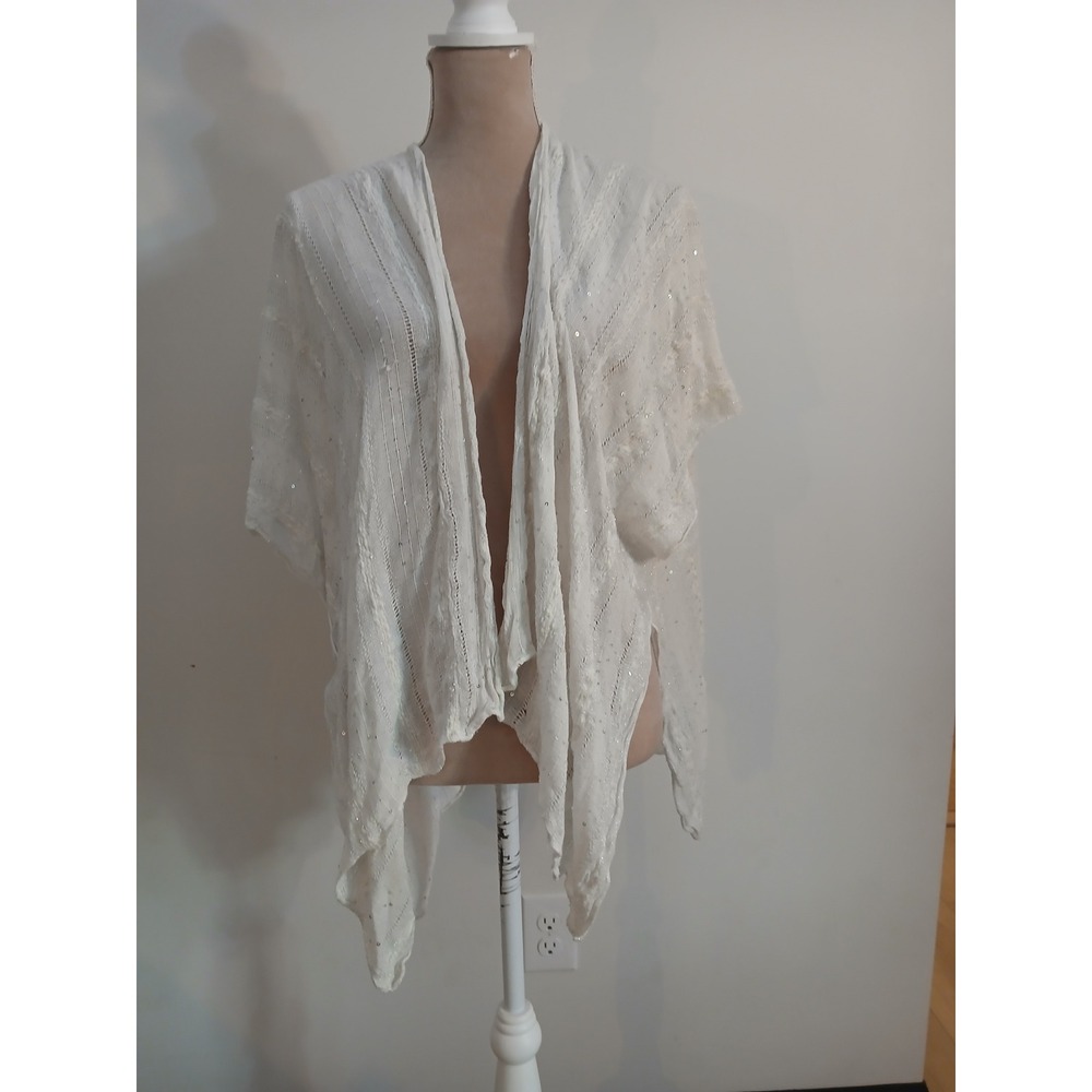 Steve Madden One Size White Sequin Metallic Knit Kimono Wrap
OSFM Cover Up